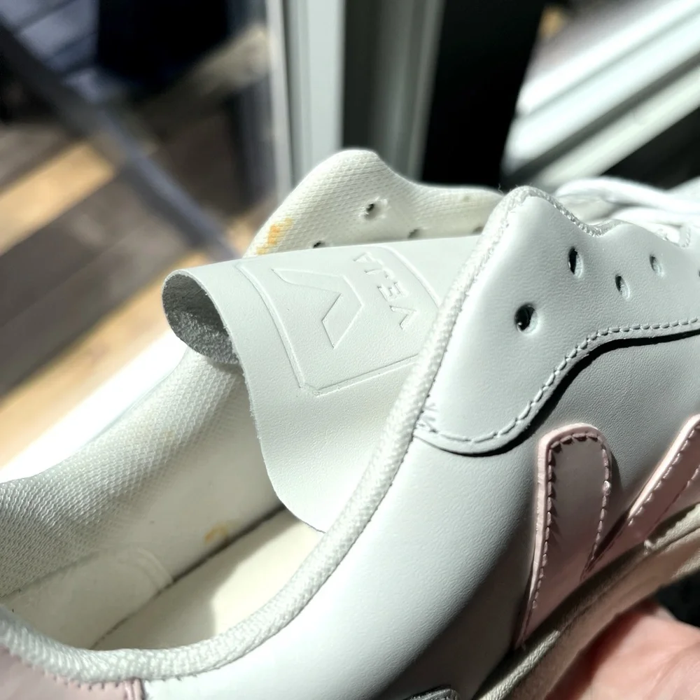 VEJA V-10 LEATHER SNEAKERS IN WHITE PETALE 40 9 - Picture 11 of 12